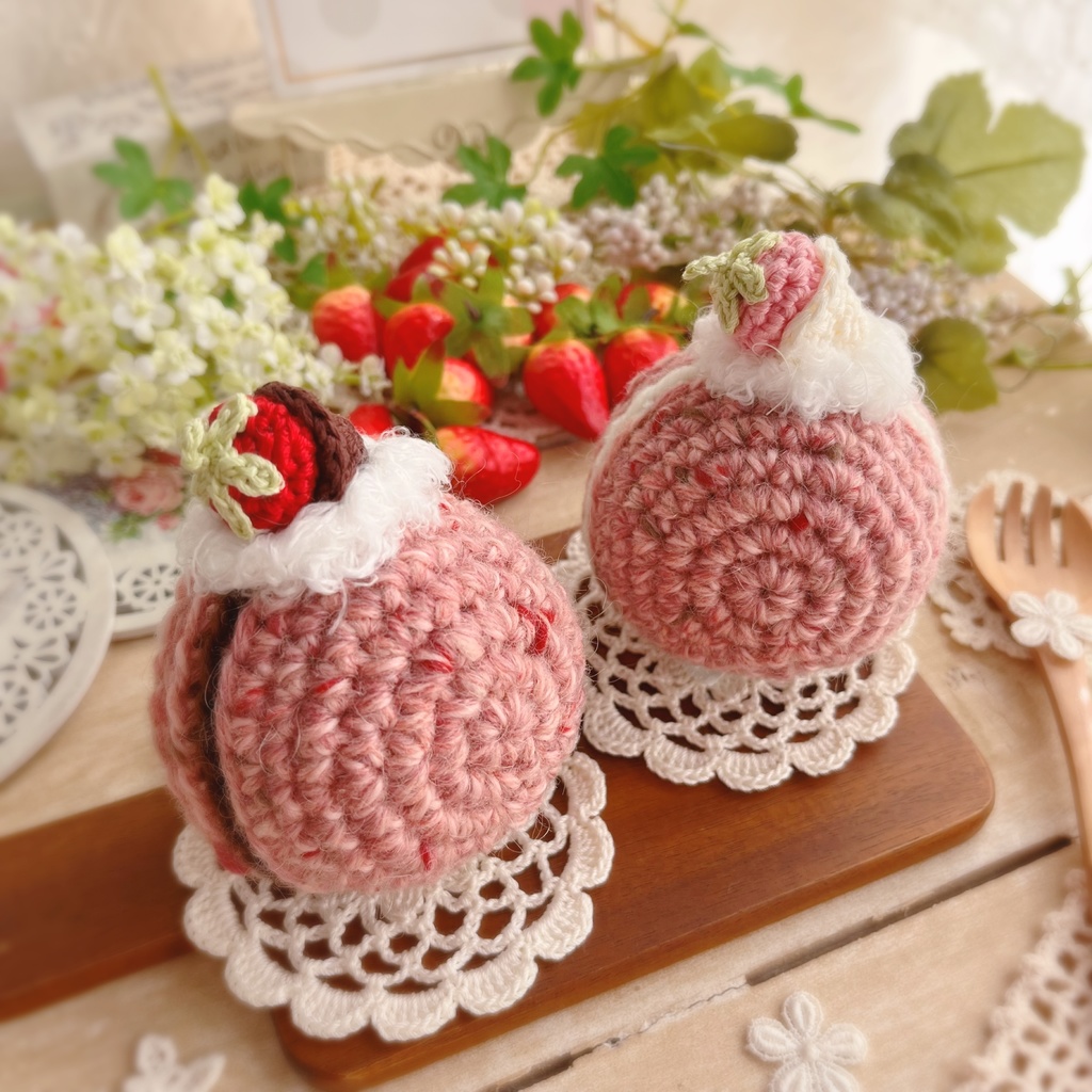 🍓🍫おまんじゅう着ぐるみ つぶつぶベリーショコラのロールケーキ 🍫🍓