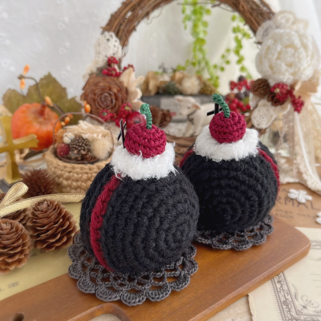 ♥️🍒 おまんじゅう着ぐるみ ダークチェリーのブラックロールケーキ🍒♥️