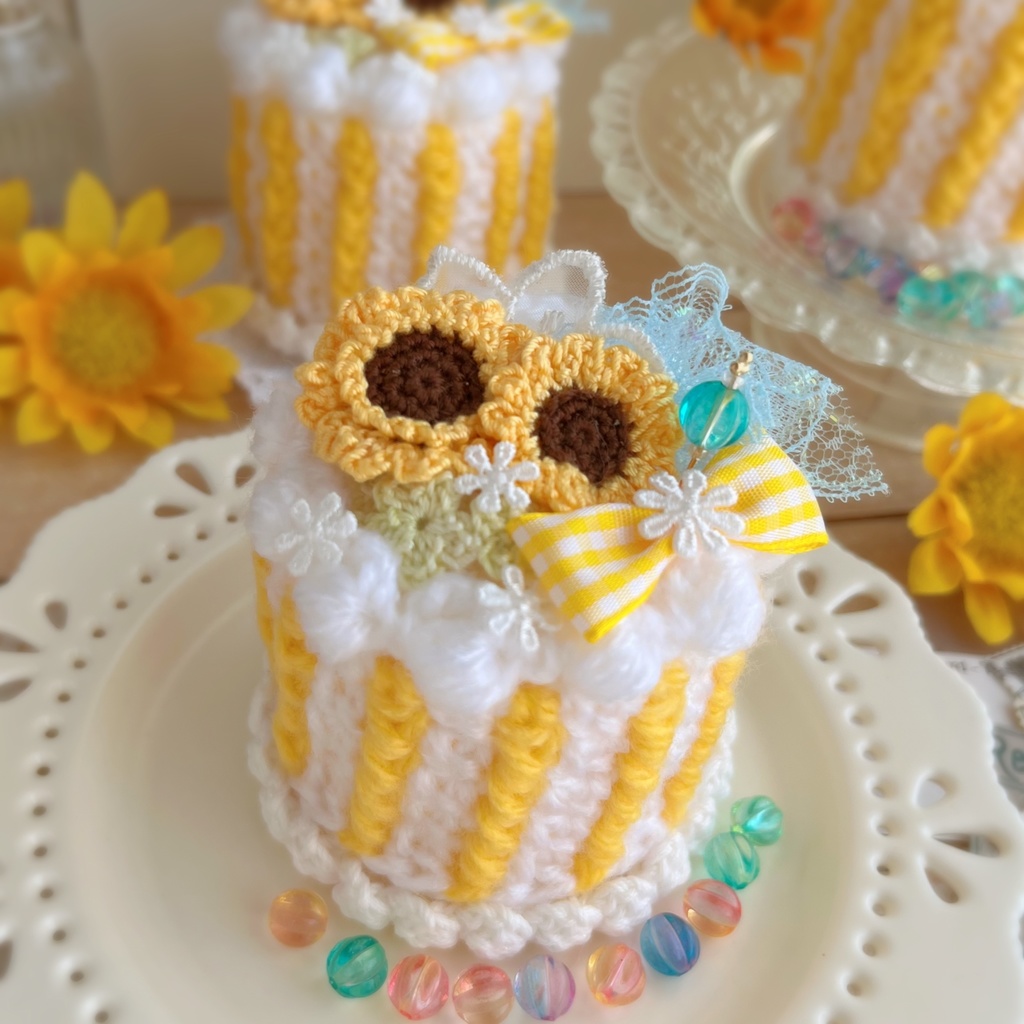 手の平サイズのあみぐるみケーキ🌻ひまわりの夏ケーキ🌻