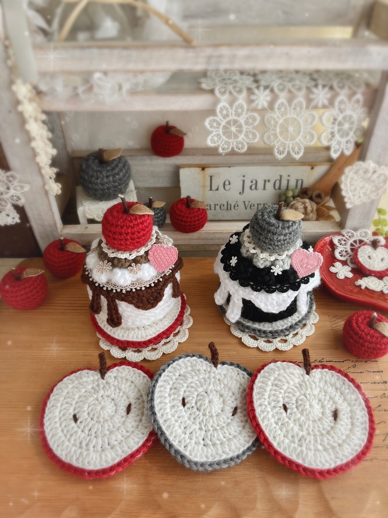 🍎手の平サイズのあみぐるみケーキ 姫りんごの秋色ケーキ🍎
