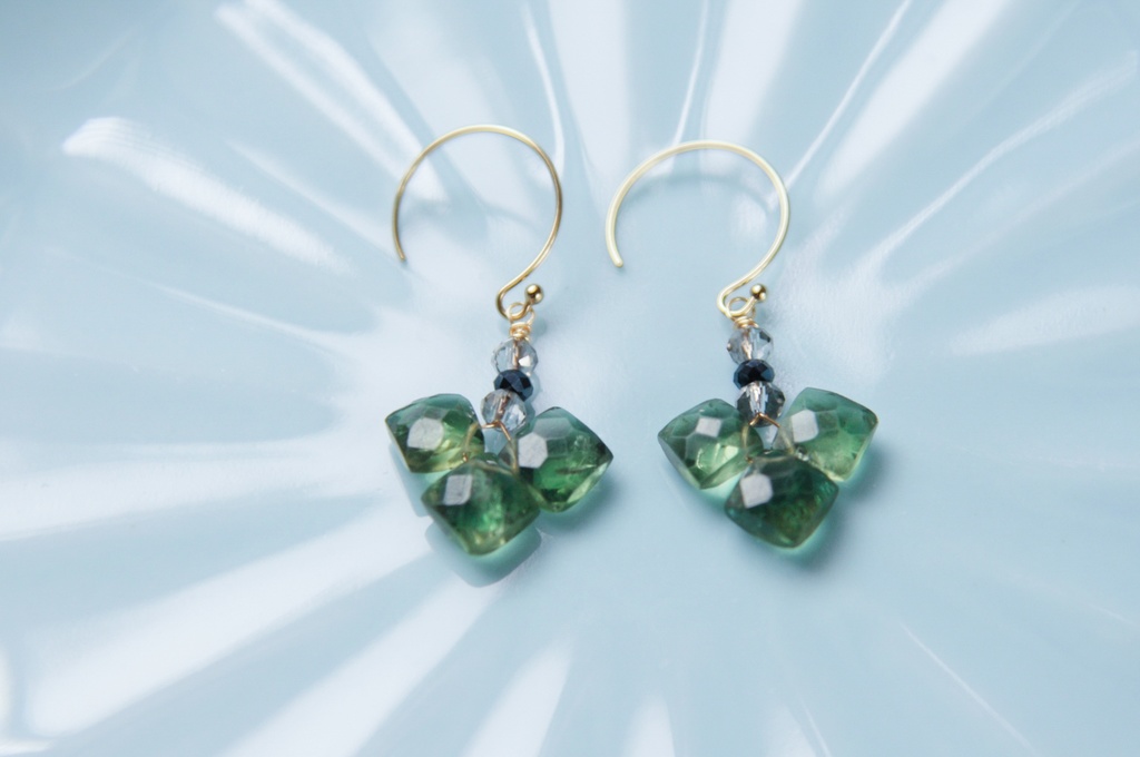 【石切丸イメージ】燐灰石のピアス【とうらぶ】