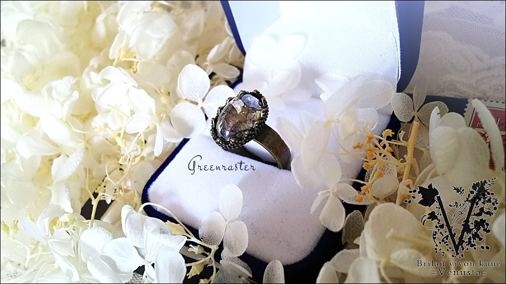 *シックなグリーンオパールの金古美リング-ヴィンテージ-*