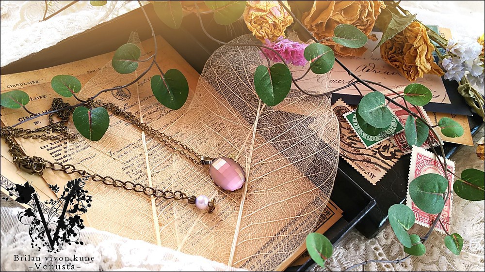 *淡いアメジストフロストの金古美ネックレス*