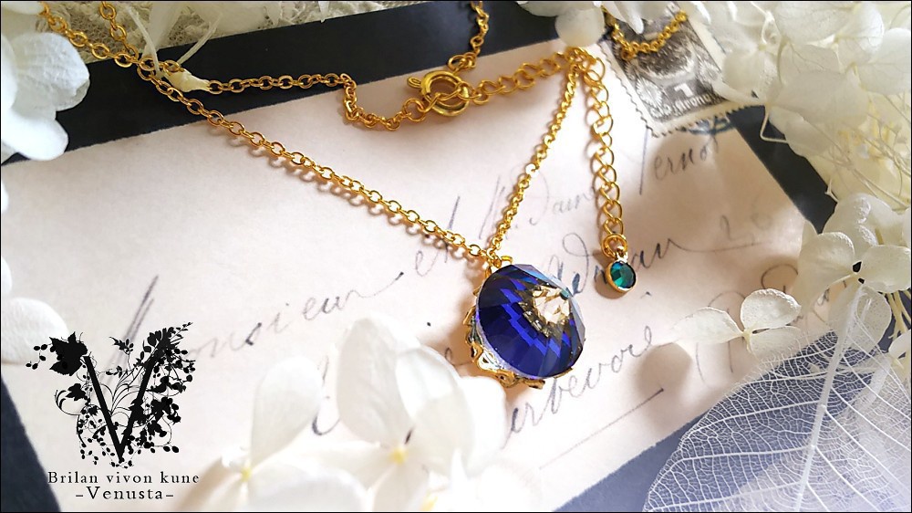 *鉱石風ヴィンテージスワロのネックレス*