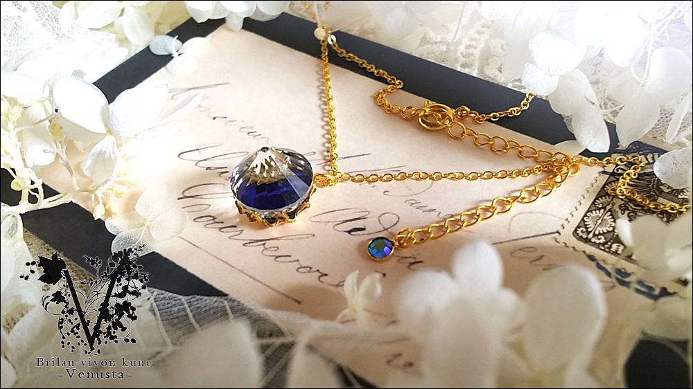 *鉱石風ヴィンテージスワロのネックレス*