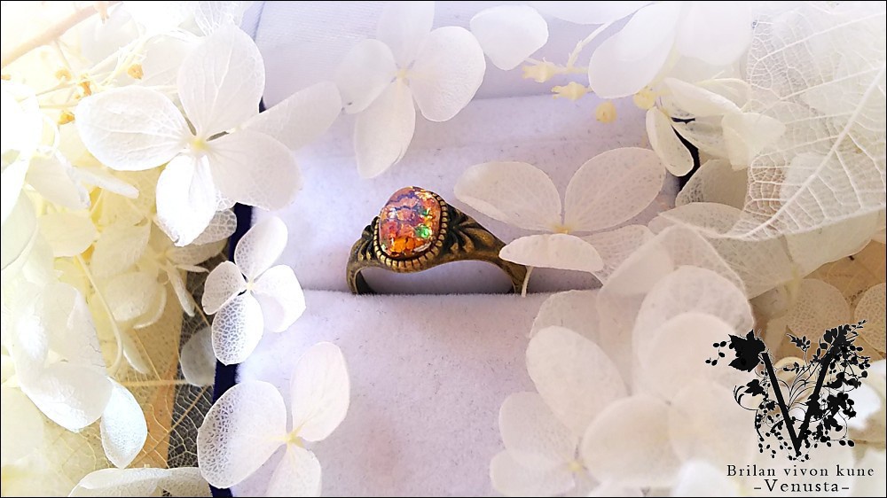*鮮やかなファイアーオパールの金古美リング-Vintage-*
