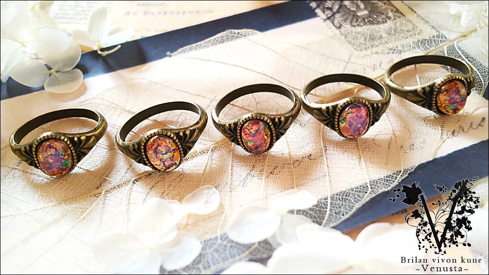 *鮮やかなファイアーオパールの金古美リング-Vintage-*