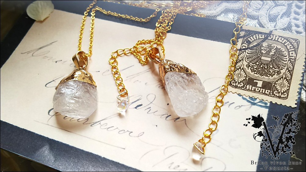 *ひんやり天然石チャームのネックレス*