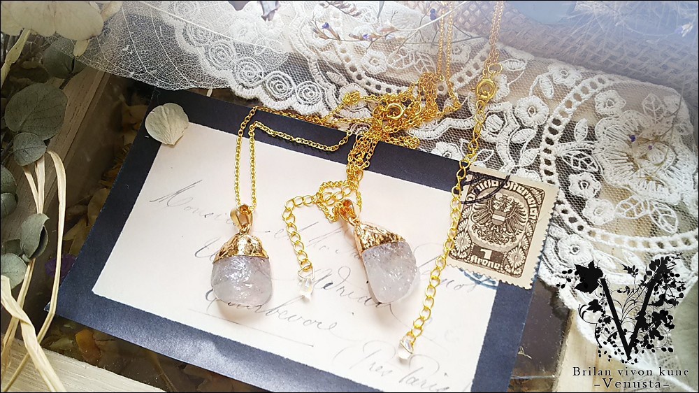 *ひんやり天然石チャームのネックレス*