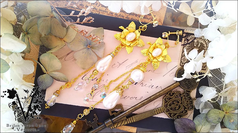 *淡いパールのアシンメトリーイヤリング-Vintage-*