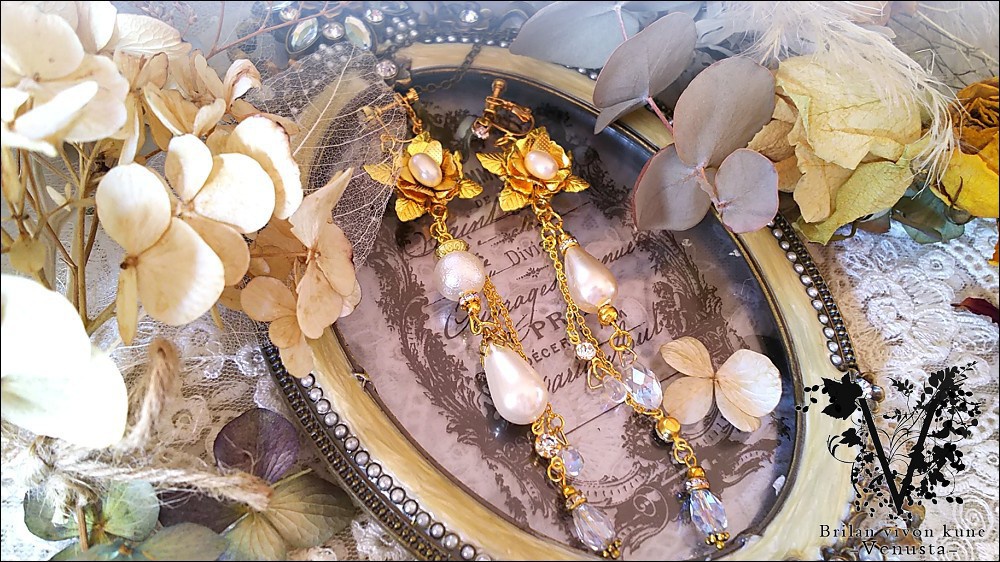 *淡いパールのアシンメトリーイヤリング-Vintage-*