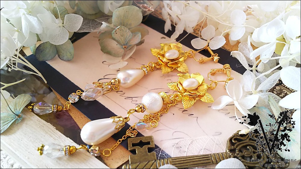 *淡いパールのアシンメトリーイヤリング-Vintage-*