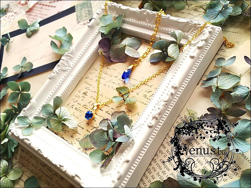 深く澄んだ青の水面(みなも)～カプリブルーのプチネックレス～