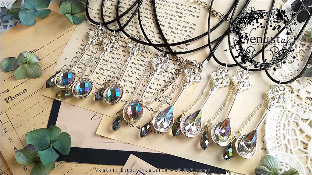 煌めく宝石と雫をひと掬いして~ネックレス~