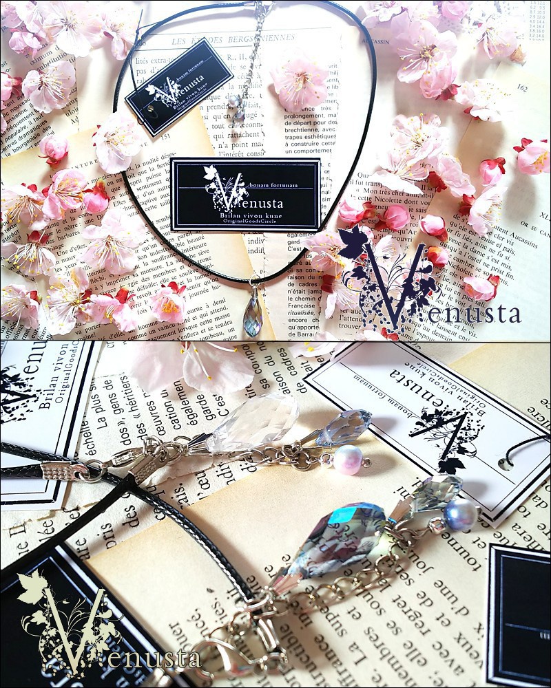 煌めく大粒の雫のシンプルネックレス