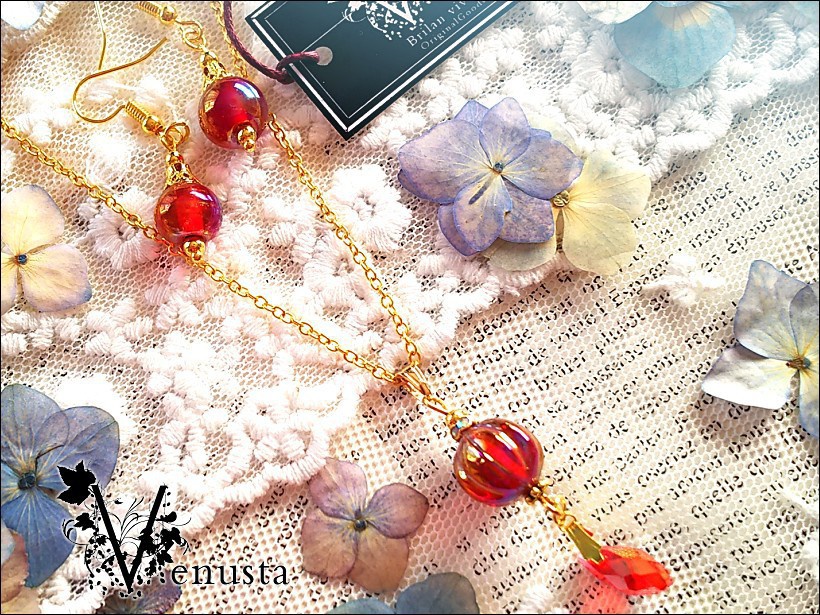 艶やか&鮮やかなベリーのアクセサリー