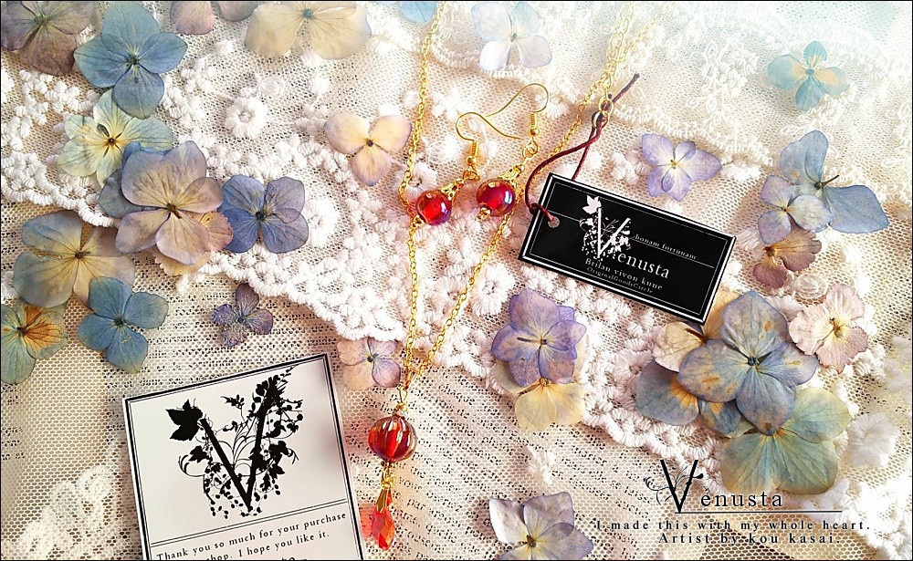 艶やか&鮮やかなベリーのアクセサリー