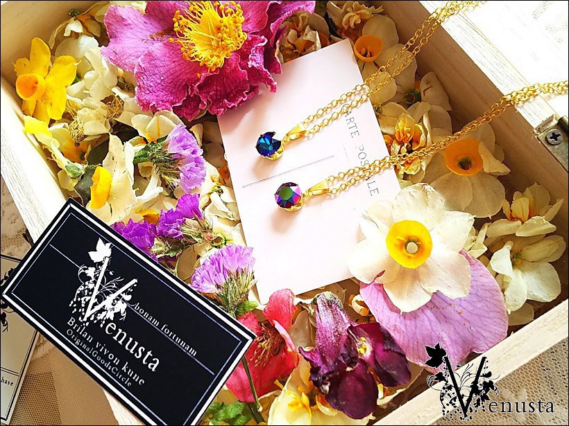煌めく宝石と花々-ロマンティックな華箱の贈り物-