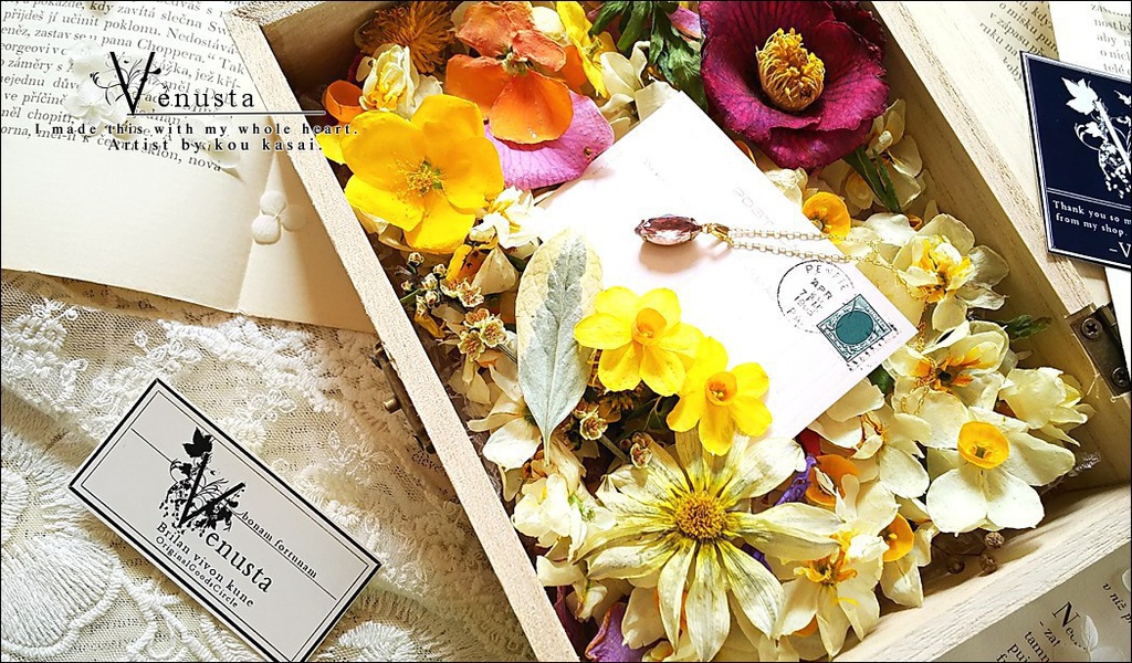 ヴィンテージ、淑やかなアメジストカラーのネックレス&華箱