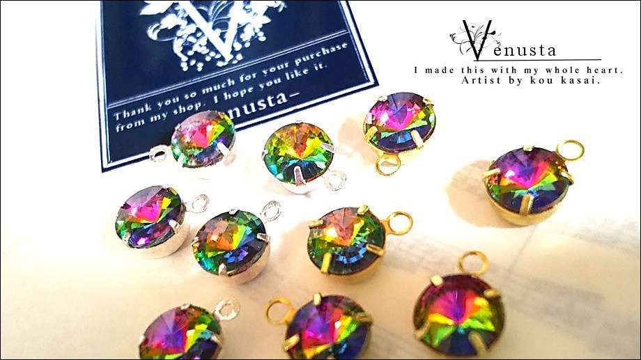 *ヴィンテージ、煌めく三日月と虹光のネックレス*