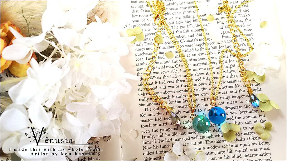 *オーロラグリーンの爽やかガラスネックレス*