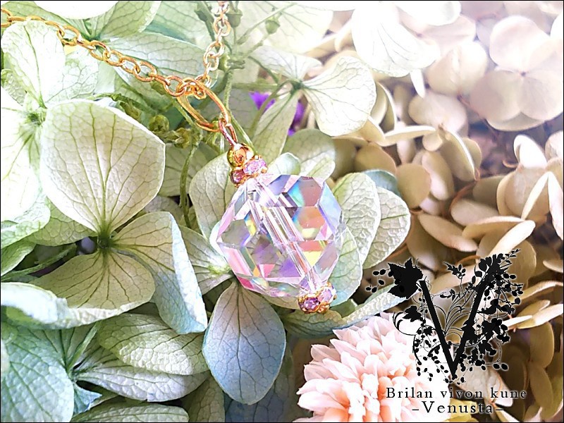 *カットが美しいヴィンテージスワロフスキーのネックレス*