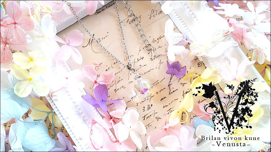 *カットが美しいヴィンテージスワロフスキーのネックレス*