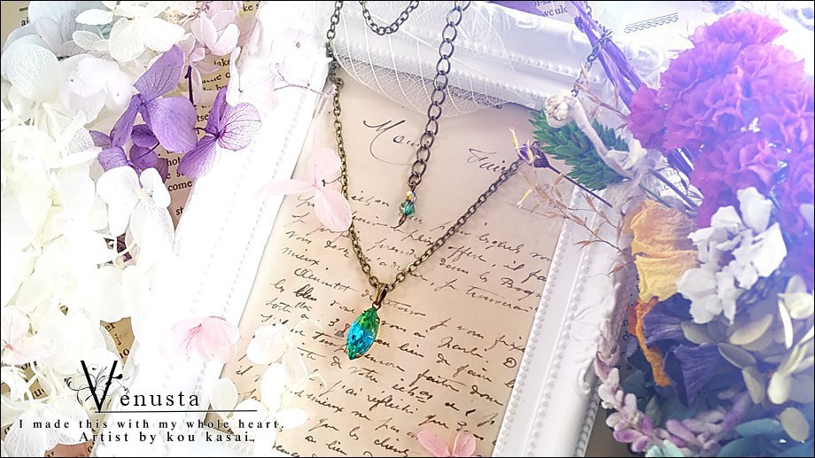 *鮮麗なヴィンテージガラスのシンプルネックレス-*