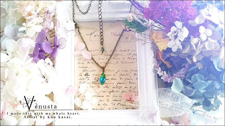 *鮮麗なヴィンテージガラスのシンプルネックレス-*