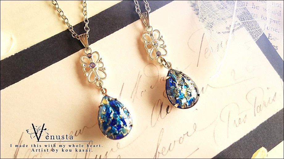 *神秘的な蒼い雫のヴィンテージネックレス*