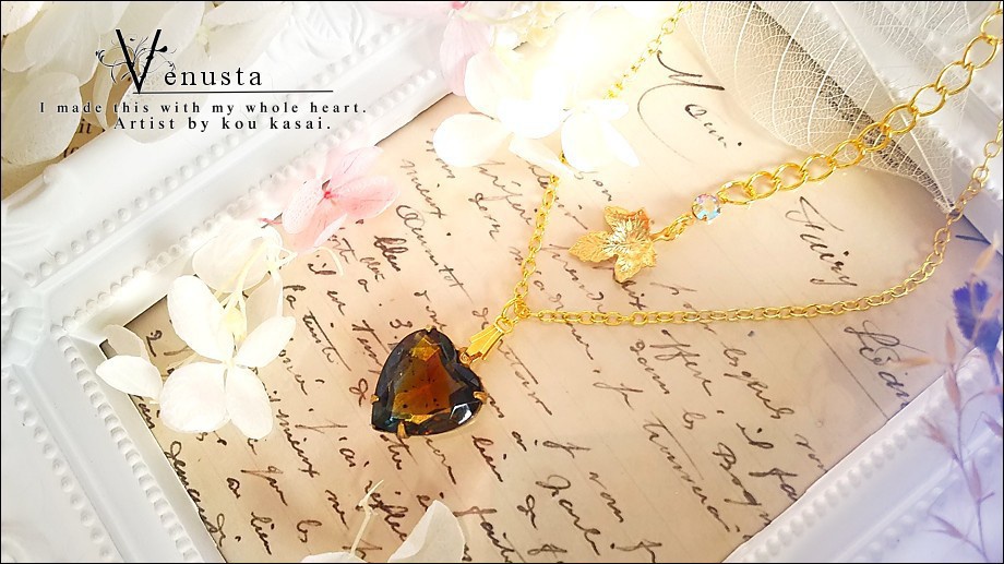 *黄昏時のヴィンテージハートガラスネックレス*
