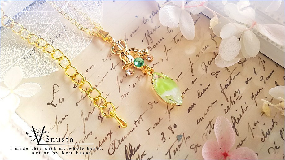 *爽やかなライム×ホワイトのヴィンテージガラスネックレス*