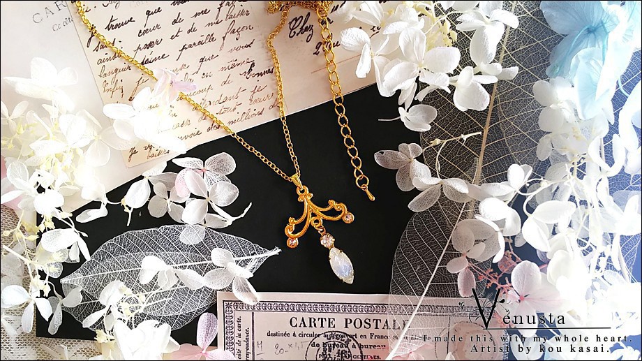 *クリアブルーxクリスタルのヴィンテージガラスネックレス*