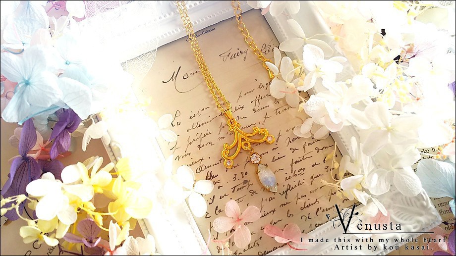 *クリアブルーxクリスタルのヴィンテージガラスネックレス*