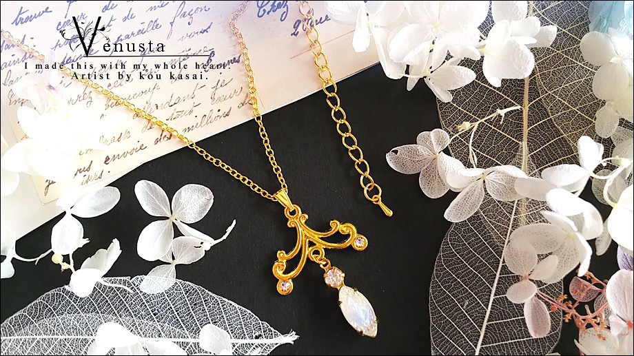 *クリアブルーxクリスタルのヴィンテージガラスネックレス*