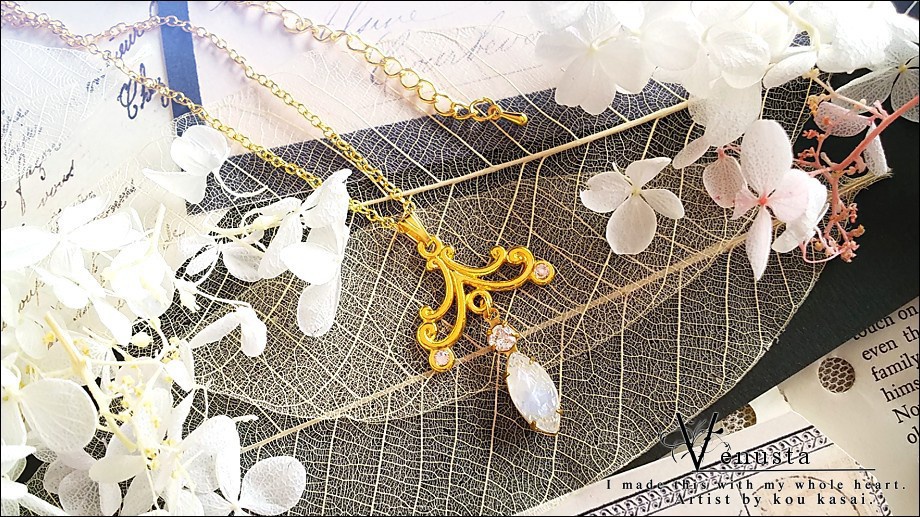 *クリアブルーxクリスタルのヴィンテージガラスネックレス*