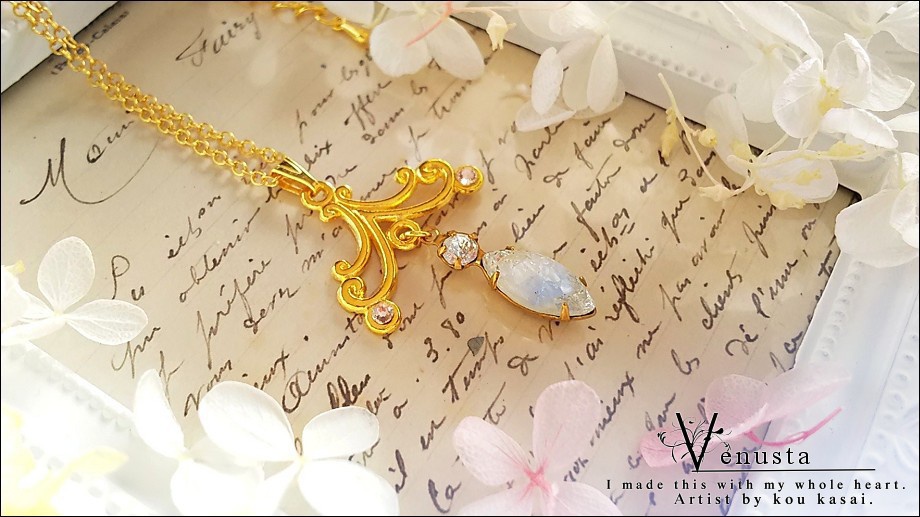 *クリアブルーxクリスタルのヴィンテージガラスネックレス*