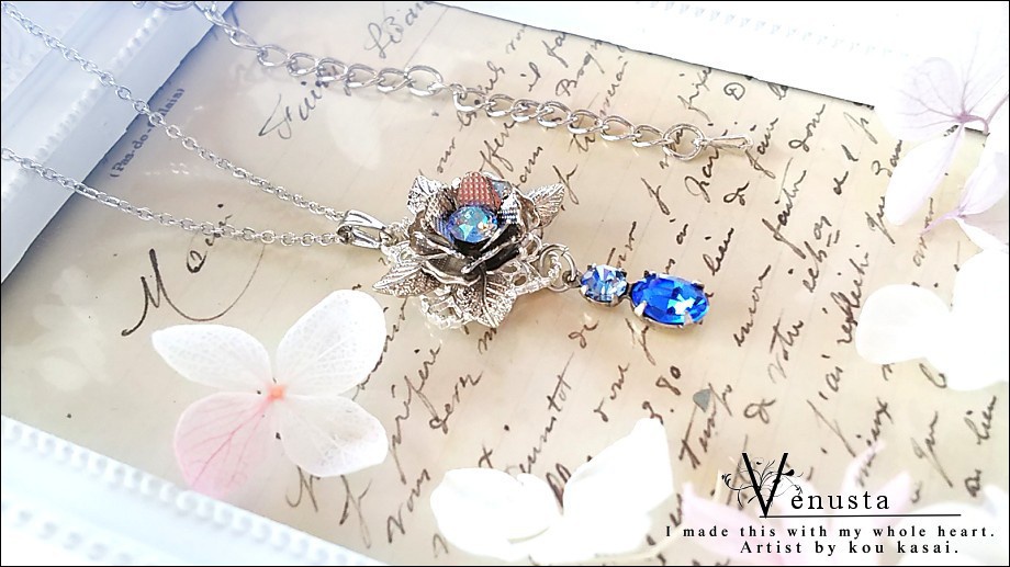 *端麗なサファイア×ライトサファイア-ヴィンテージスワロフスキーのネックレス-*