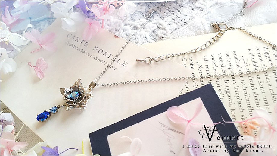 *端麗なサファイア×ライトサファイア-ヴィンテージスワロフスキーのネックレス-*