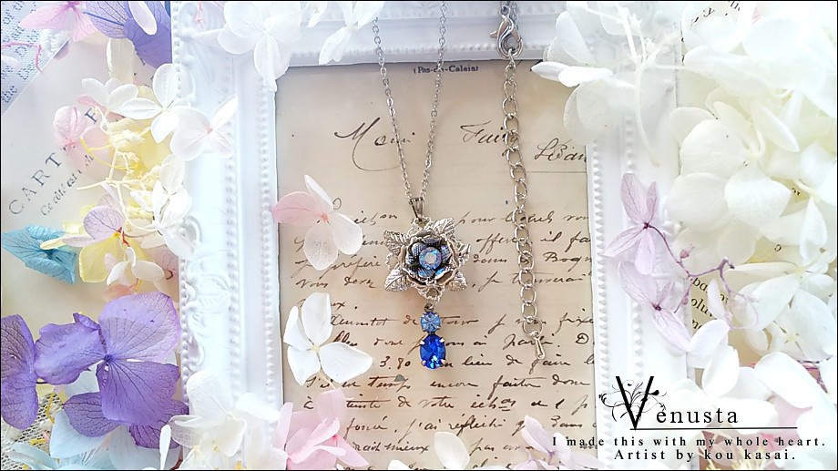 *端麗なサファイア×ライトサファイア-ヴィンテージスワロフスキーのネックレス-*