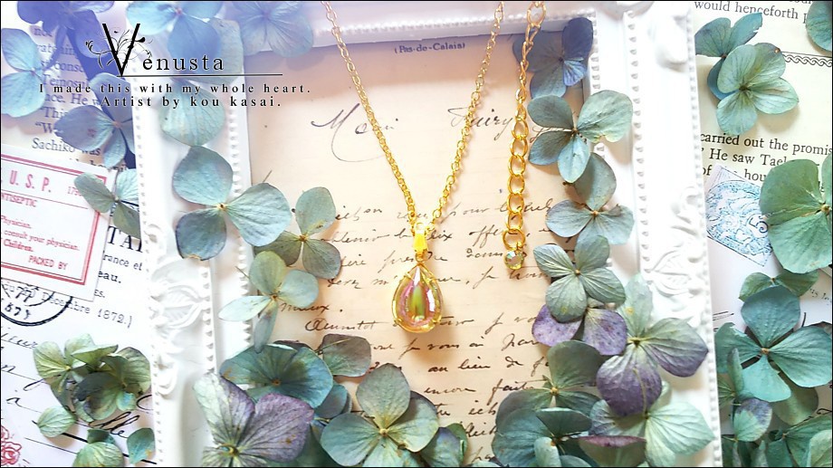 *艶やかジョンキルオーロラのヴィンテージガラスネックレス*