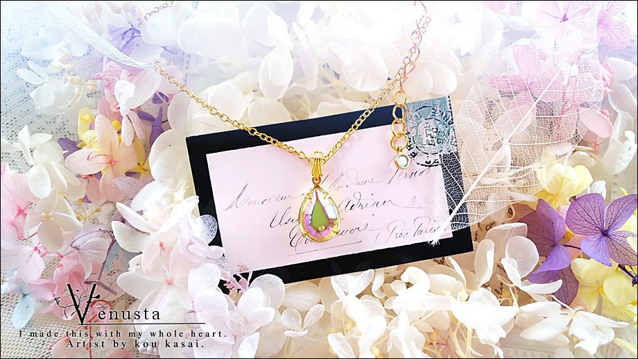 *艶やかジョンキルオーロラのヴィンテージガラスネックレス*