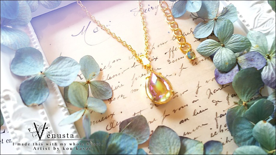 *艶やかジョンキルオーロラのヴィンテージガラスネックレス*