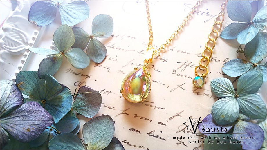 *艶やかジョンキルオーロラのヴィンテージガラスネックレス*