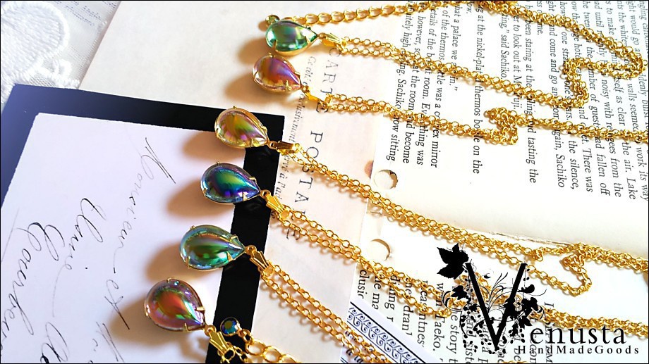 *艶やかジョンキルオーロラのヴィンテージガラスネックレス*