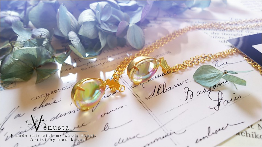 *艶やかジョンキルオーロラのヴィンテージガラスネックレス*