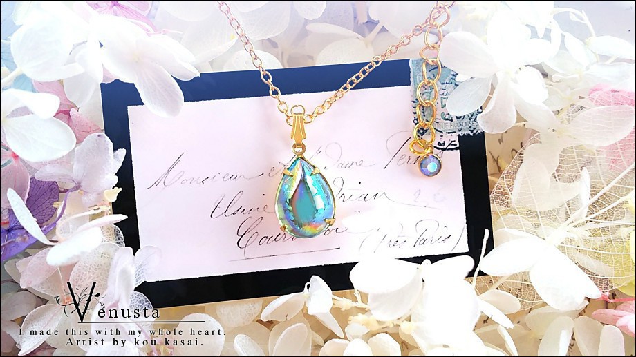 *艶やかアクアオーロラのヴィンテージガラスネックレス*
