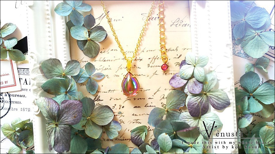 *艶やかアメジストオーロラのヴィンテージガラスネックレス*