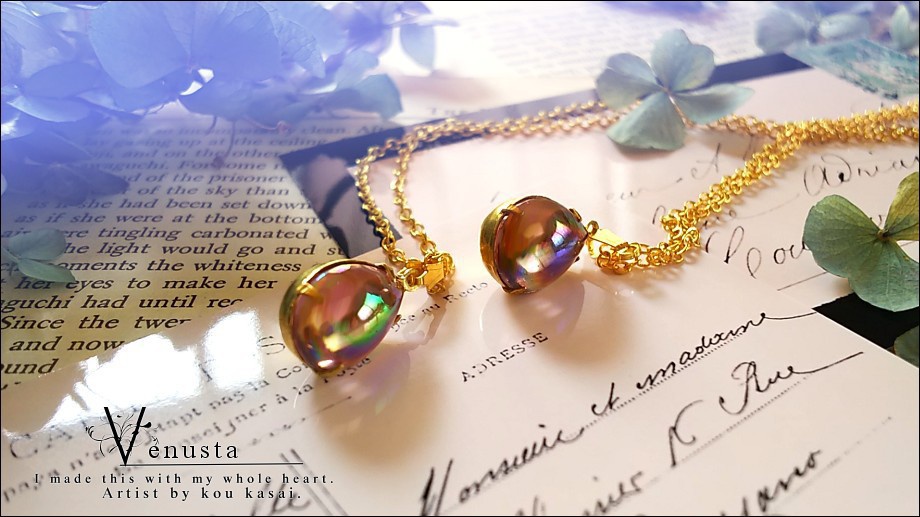 *艶やかアメジストオーロラのヴィンテージガラスネックレス*