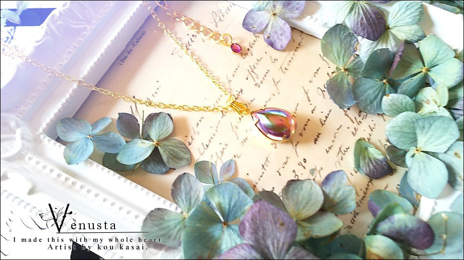 *艶やかアメジストオーロラのヴィンテージガラスネックレス*